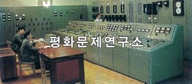 만포시 장자강발전소조종실