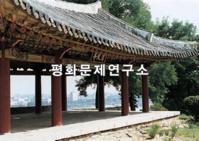 평양형승 춘양대에 위치한 청류정(국보급 제20호)